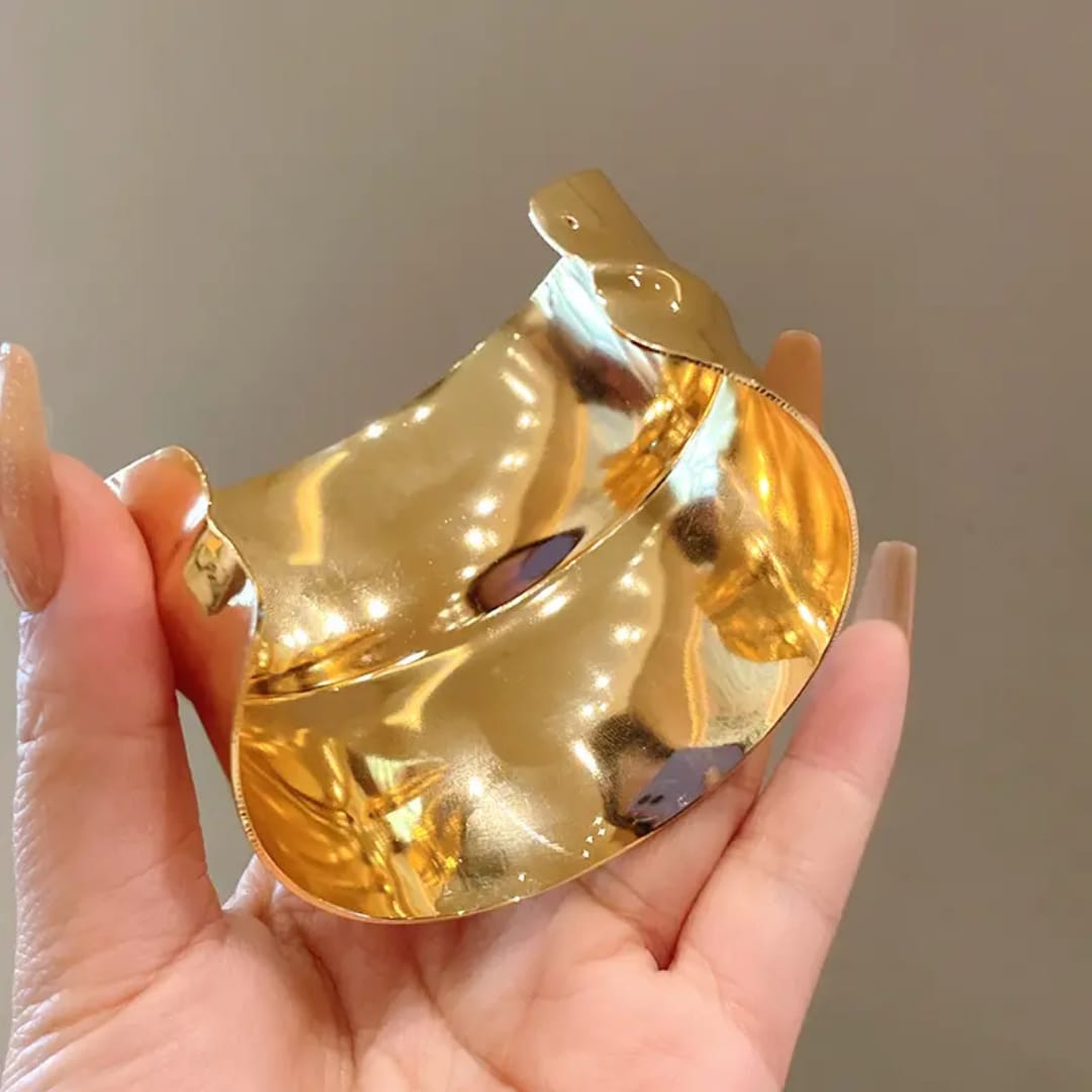 Luxe Curve Gold Cuff