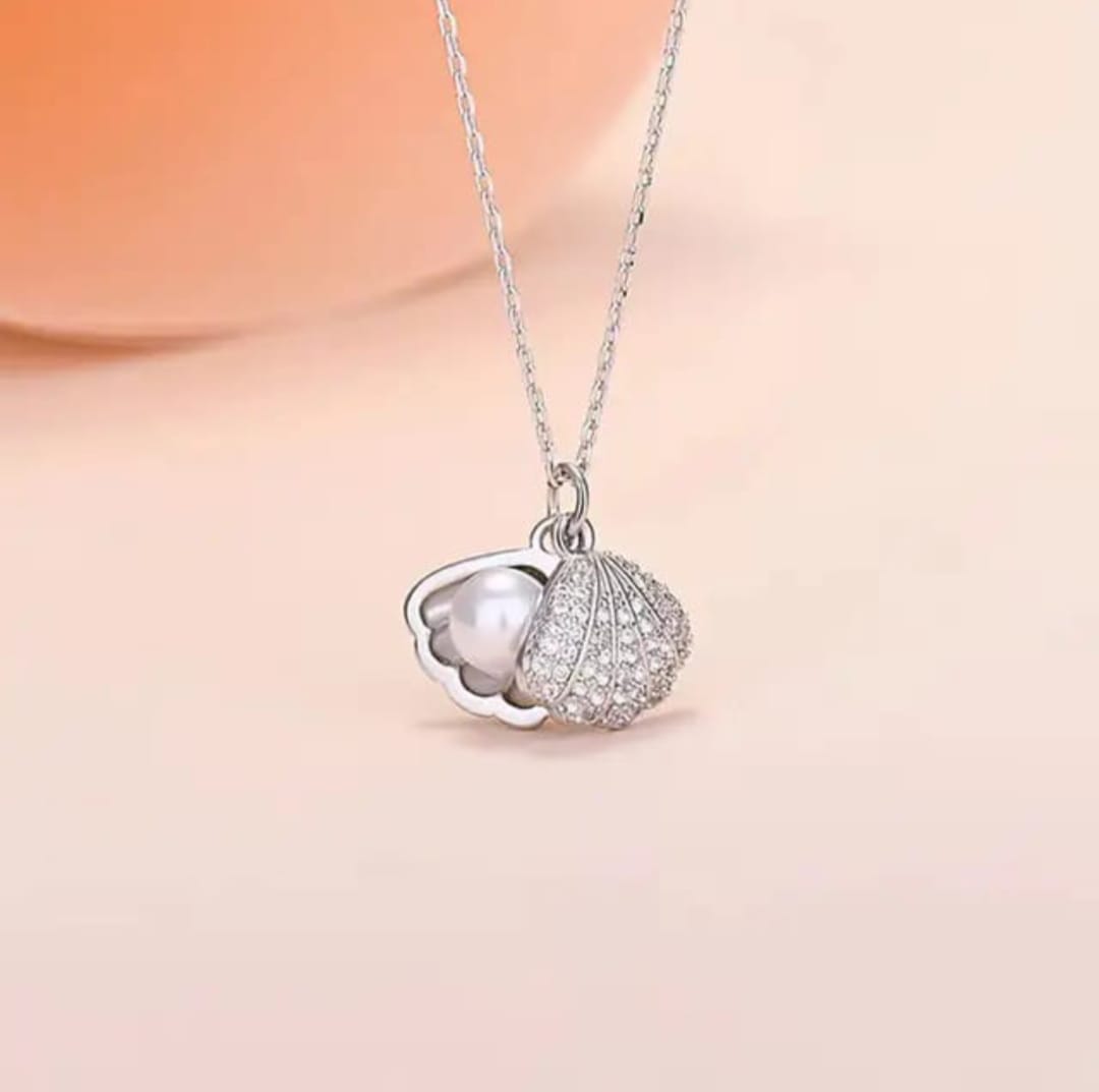 Silver Seashell Sparkle Pendant Necklace