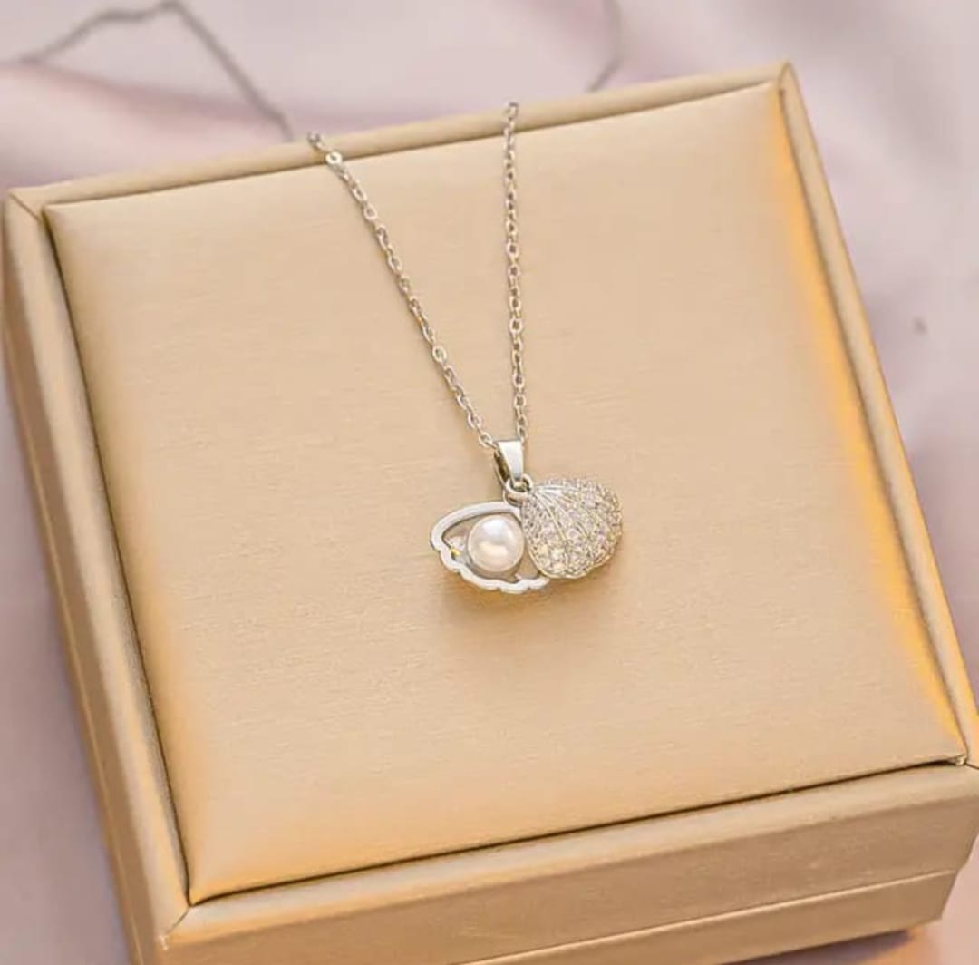 Silver Seashell Sparkle Pendant Necklace