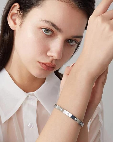 Eternal Bond Screw Bangle
